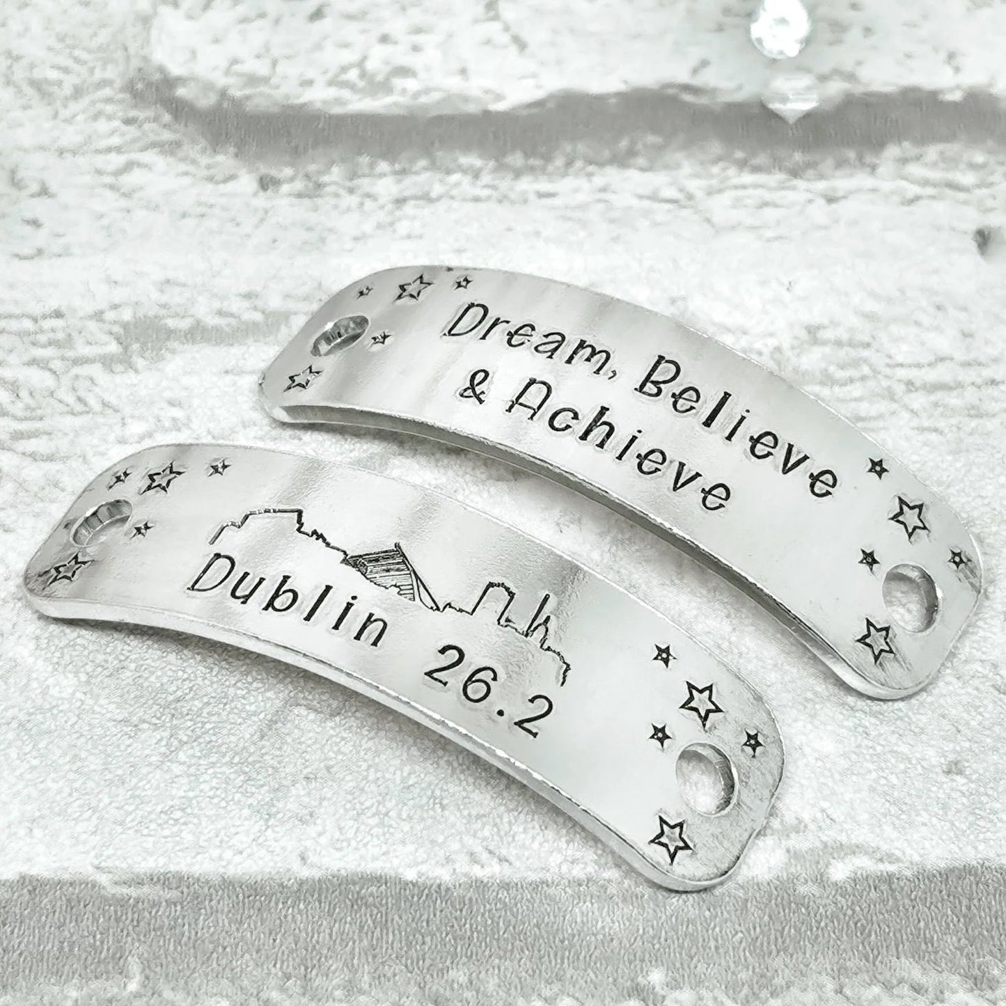 DUBLIN Skyline Trainer Tags