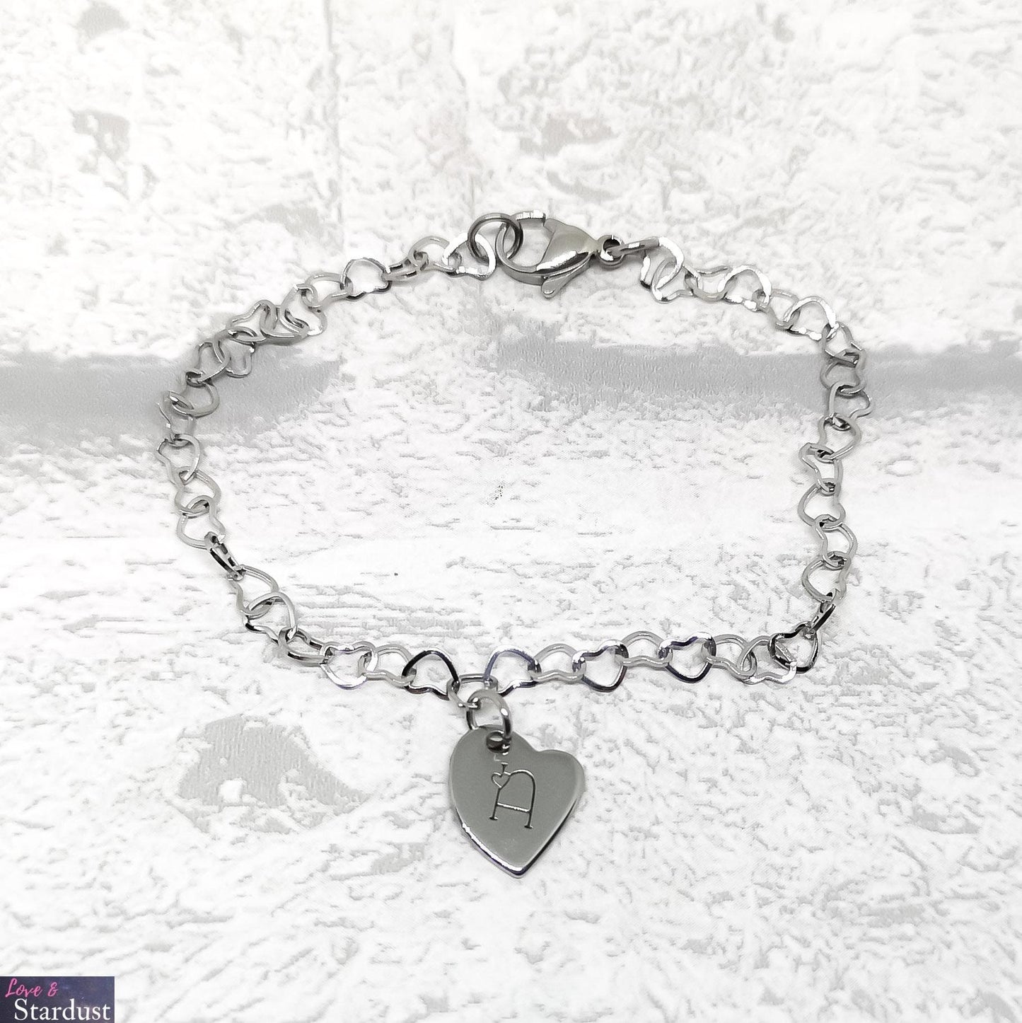 INITIAL Heart Link Bracelet