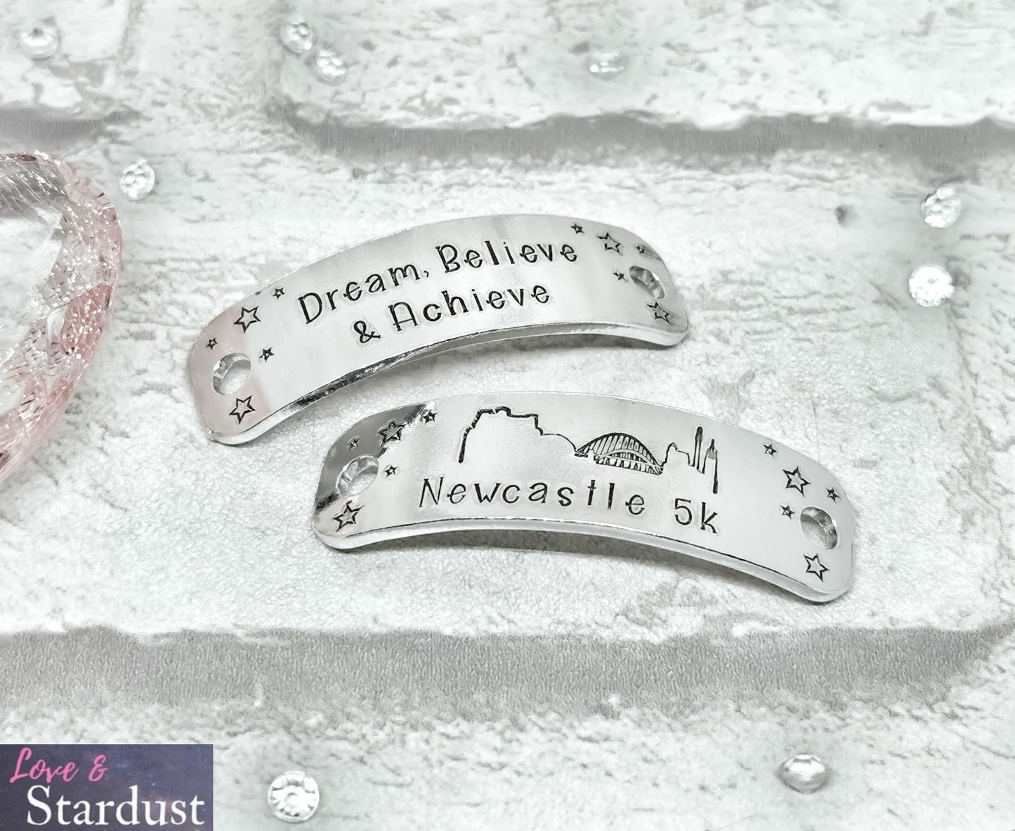 NEWCASTLE Skyline Trainer Tags