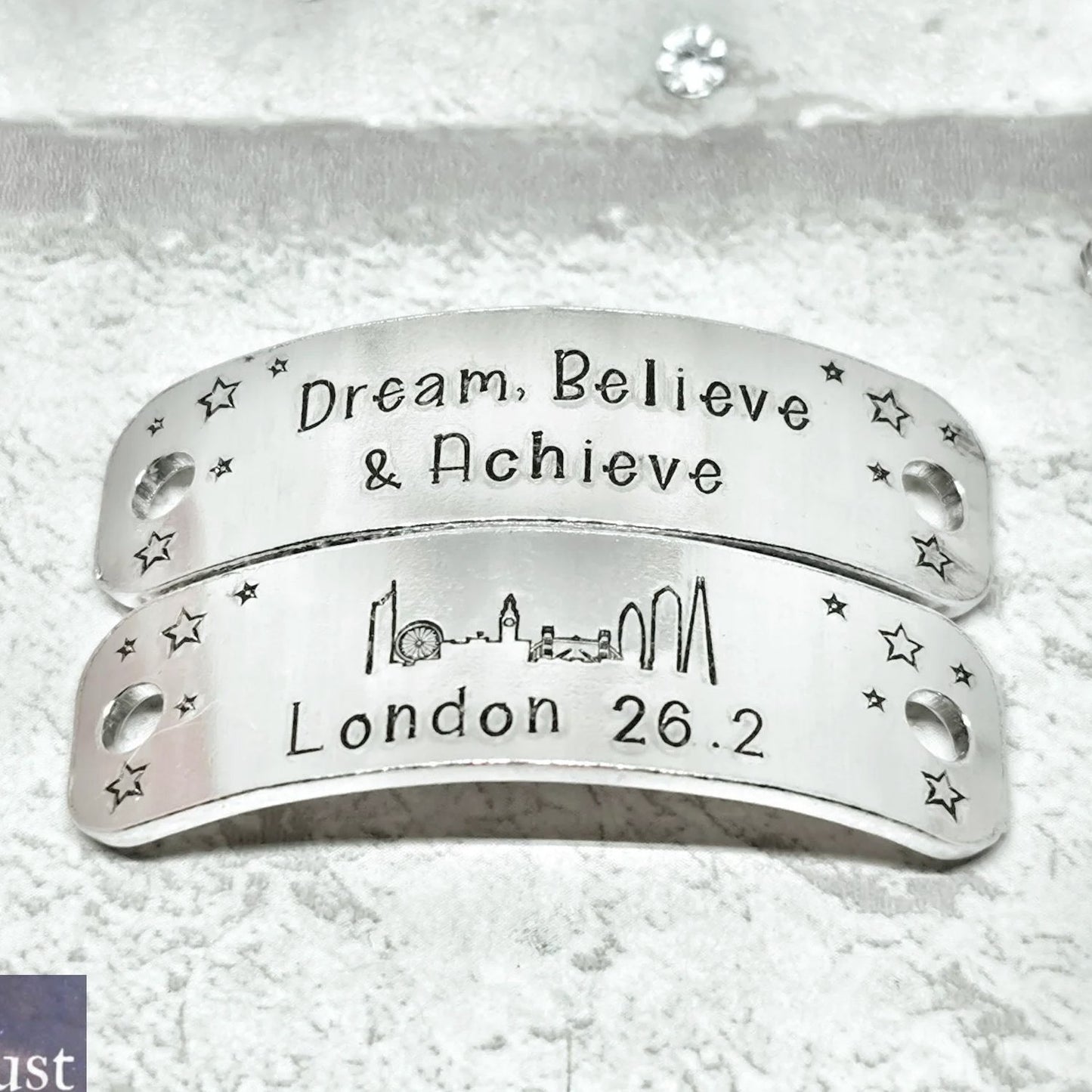 LONDON Skyline Trainer Tags