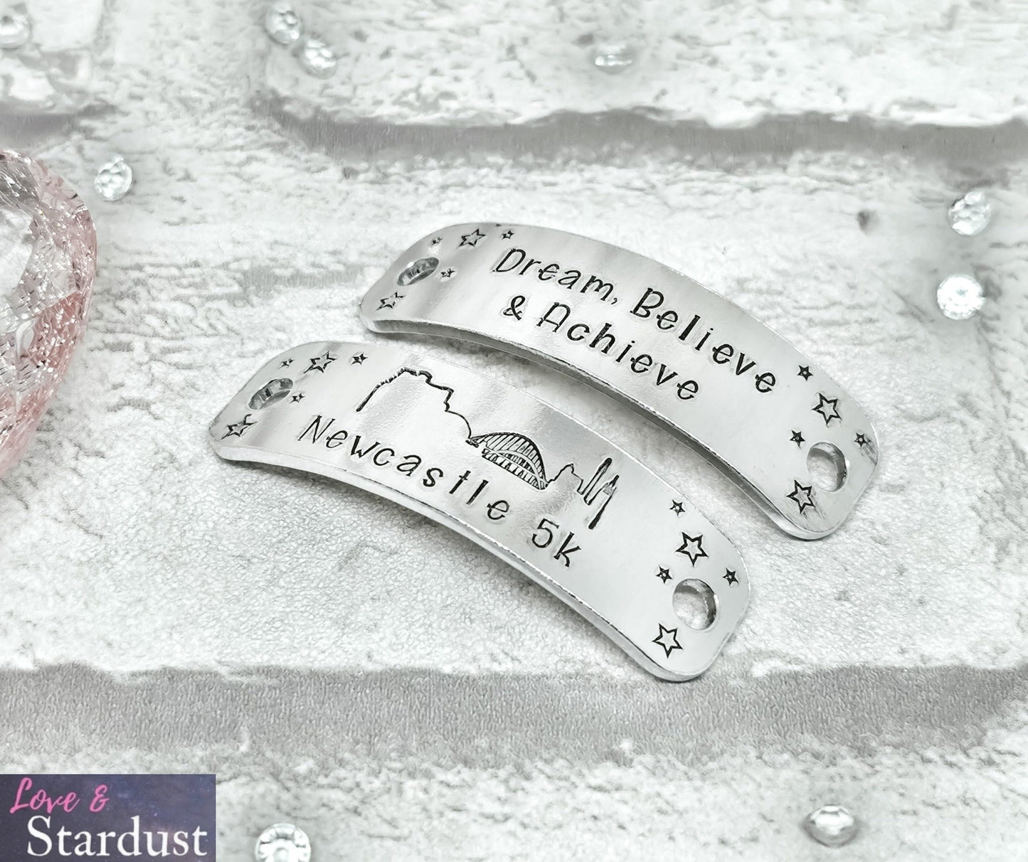 NEWCASTLE Skyline Trainer Tags